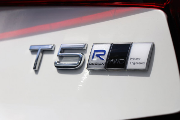 2020 Volvo S60 Z Series T5 R-Design Sedan Image 5