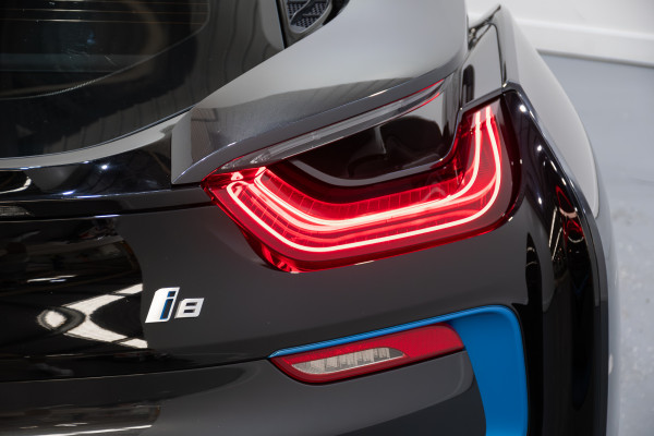 2015 BMW I8 Phev Coupe image 12