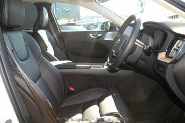 2026 Volvo XC60 UZ Ultra B5 Dark SUV Image 9