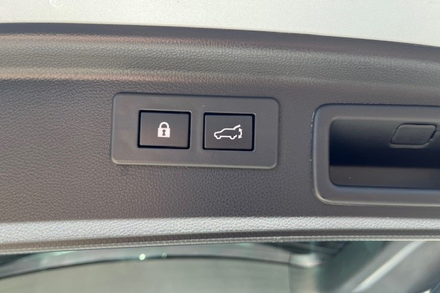 2022 Subaru Forester S5 Hybrid S SUV Image 11