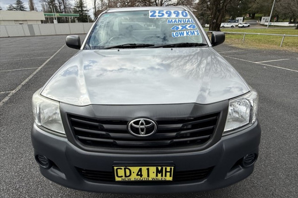 2015 MY14 Toyota HiLux WorkMate Single Cab Chassis Image 8