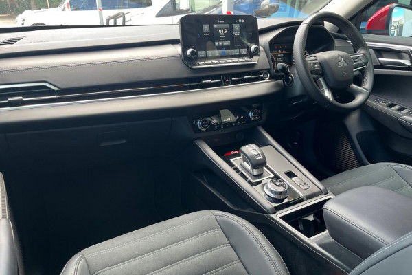 2024 Mitsubishi Outlander ZM Aspire SUV Image 9
