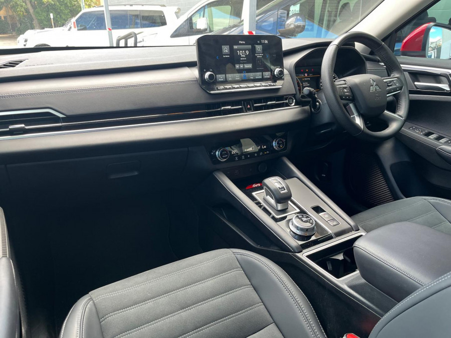 2024 Mitsubishi Outlander ZM Aspire SUV Image 9
