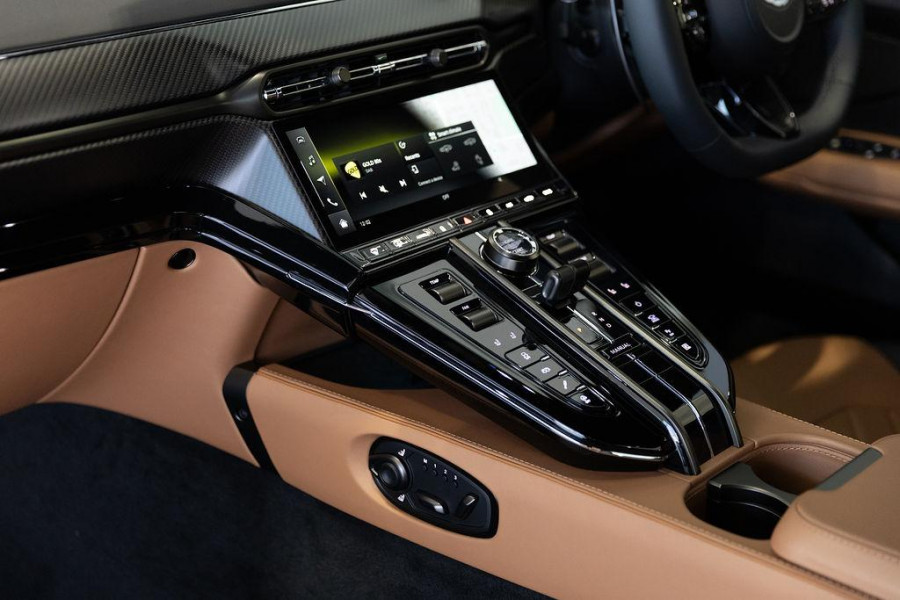 2026 MY26.5 Aston Martin Vantage  S Coupe Image 32