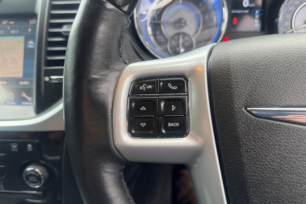 2015 MY14 Chrysler 300 LX C Sedan Image 20