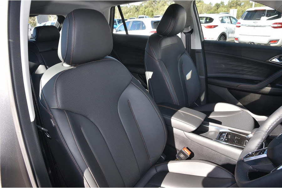 2025 MG HS AS33 Excite SUV Image 6
