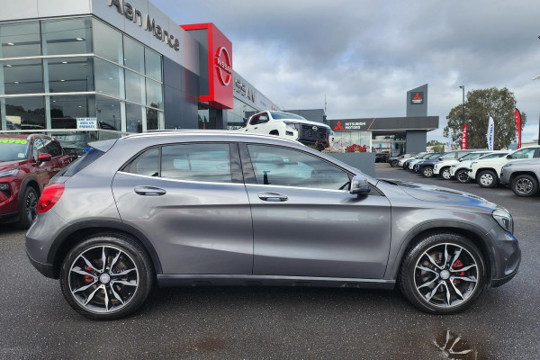 2015 Mercedes-Benz GLA-Class X156 GLA250 SUV Image 8