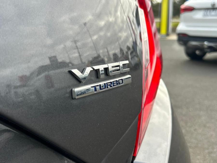 2018 Honda Civic 10th Gen VTi-L Sedan Image 6