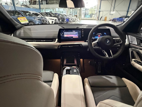2025 BMW iX2 U10 eDrive20 M Sport SUV image 15