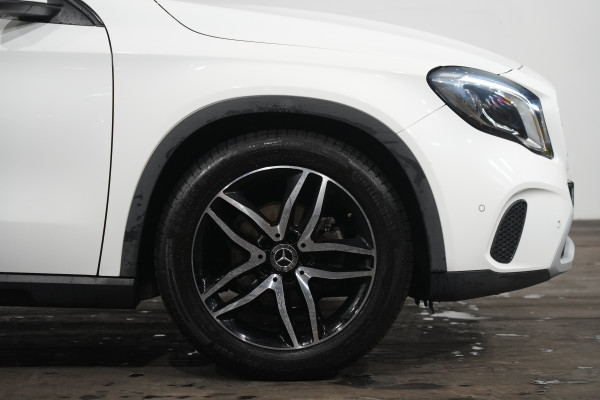 2019 Mercedes-Benz GLA-Class 180 SUV Image 5