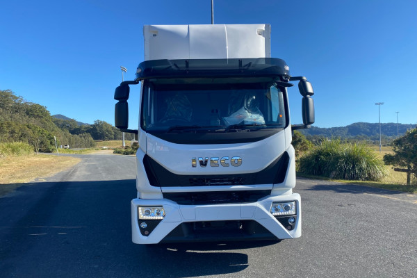 2022 Iveco Eurocargo ML160 Cab chassis Image 4
