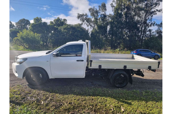 2021 Toyota HiLux TGN121R Workmate Cab Chassis Image 4