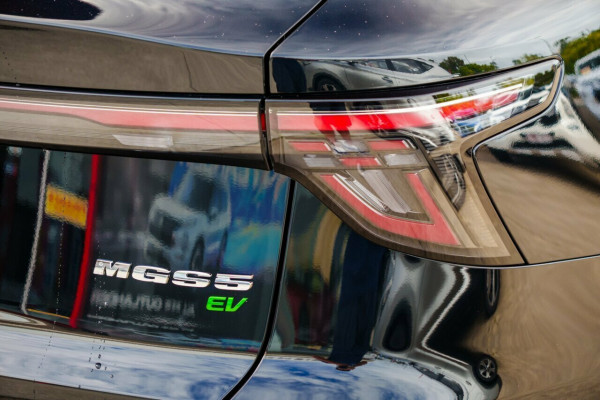 2025 MG MGS5 EV ZS3EM Essence 49 SUV Image 7