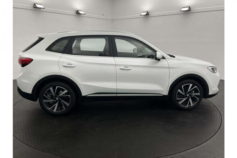 2024 MY24.5 MG ZS ZS32 Essence Hybrid+ SUV Image 8
