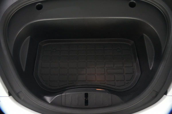 2022 Tesla Model 3  Rear-Wheel Drive Sedan Image 25