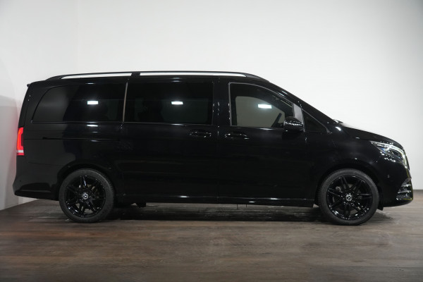 2022 Mercedes-Benz V-Class V300 d Avantgarde People Mover image 4