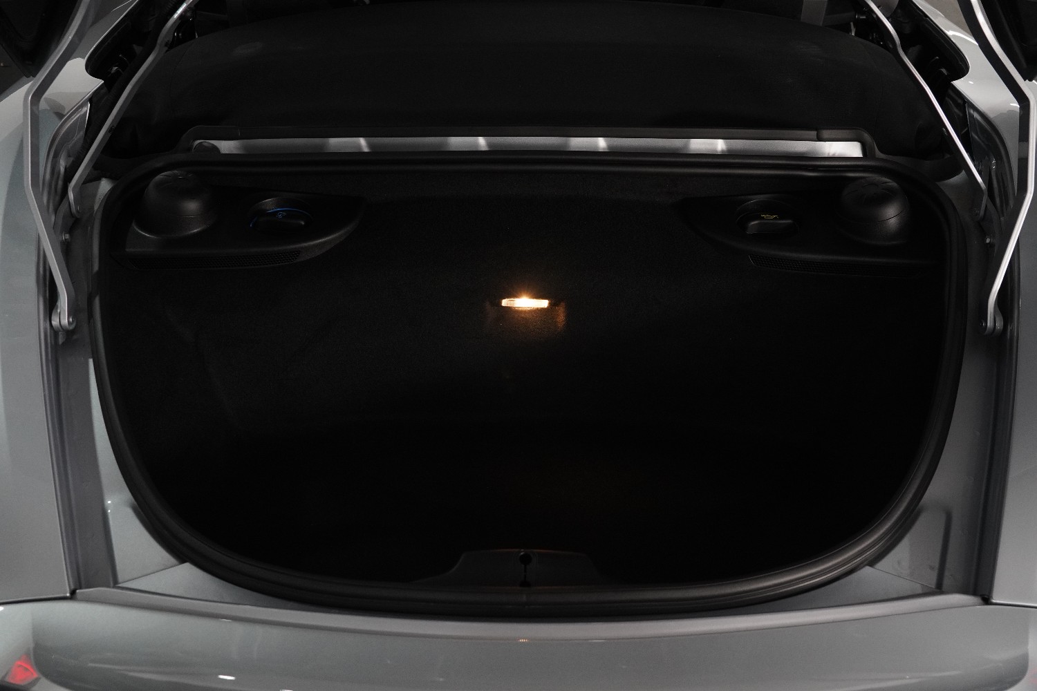 2016 Porsche Boxster Spyder Convertible Image 40