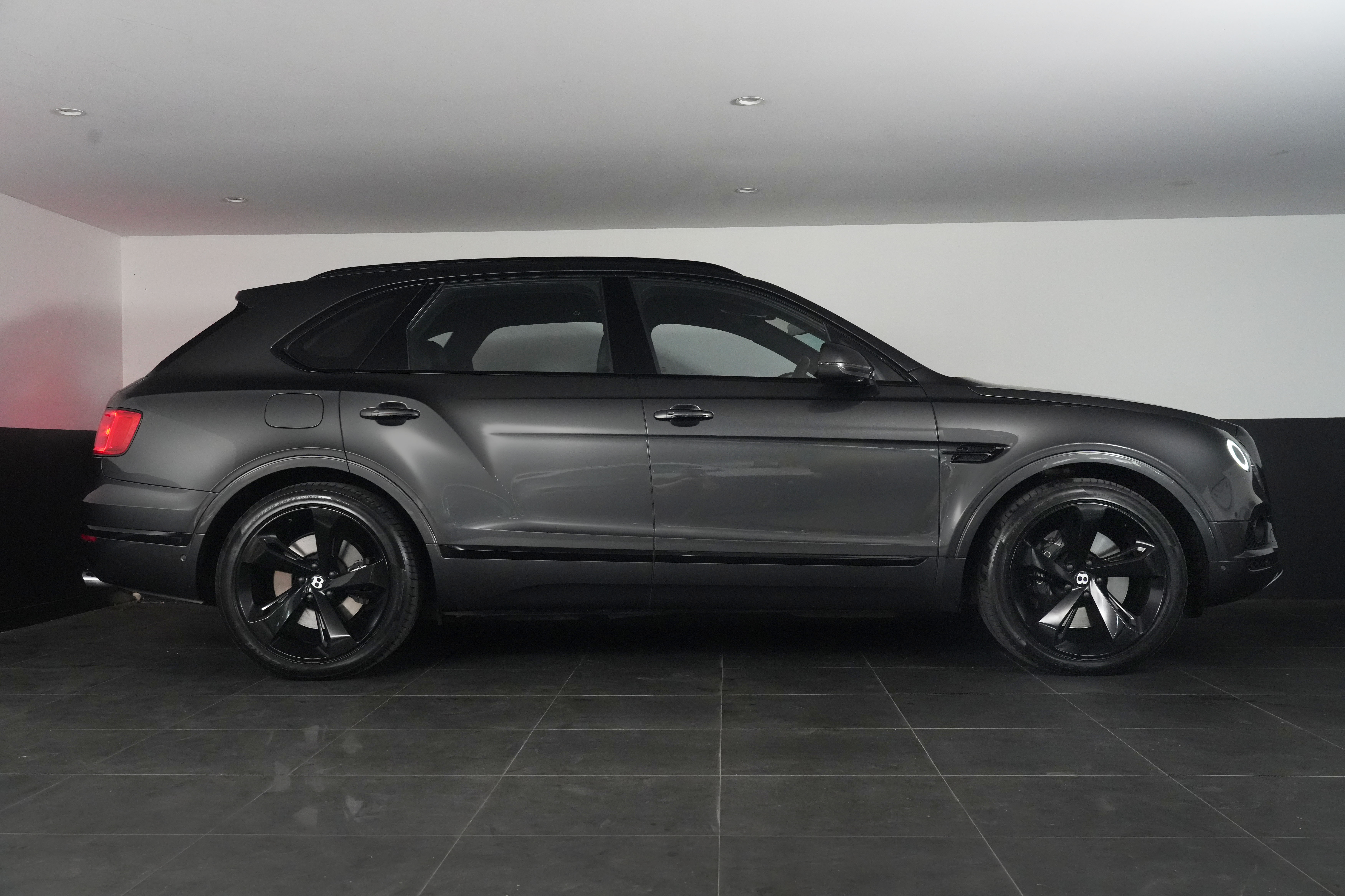 2020 Bentley Bentayga V8 SUV Image 16