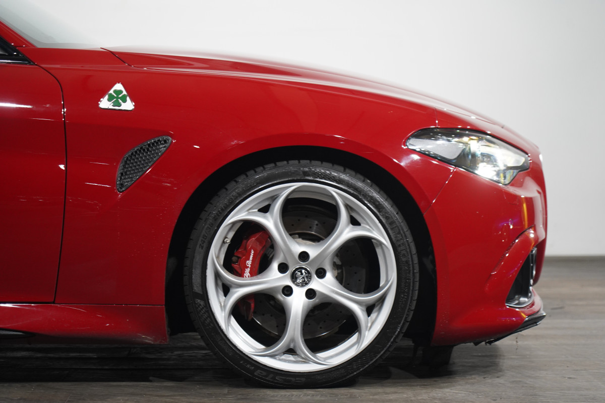 2017 Alfa Romeo Giulia Quadrifoglio (Qv) Sedan Image 5
