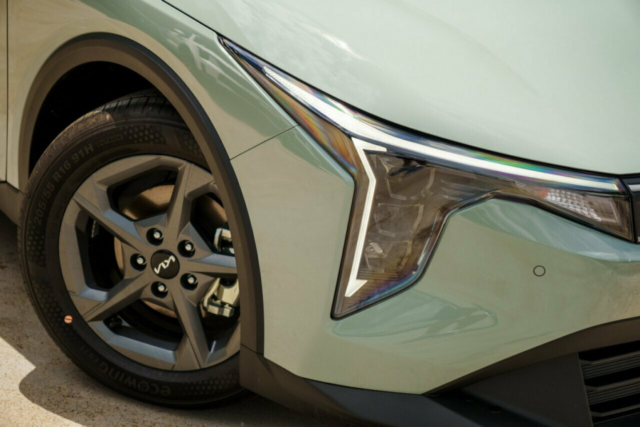 2025 Kia K4 CL4m S Sedan Image 6