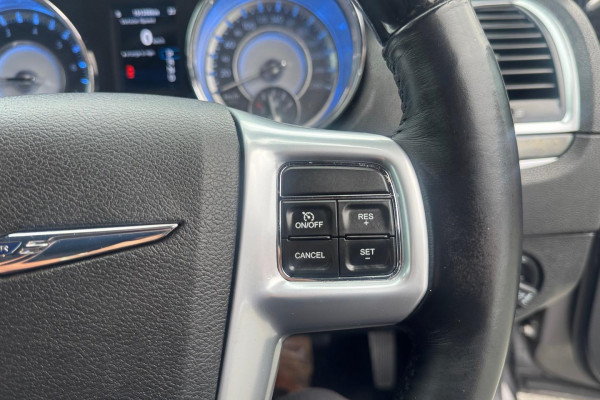2015 MY14 Chrysler 300 LX C Sedan Image 22
