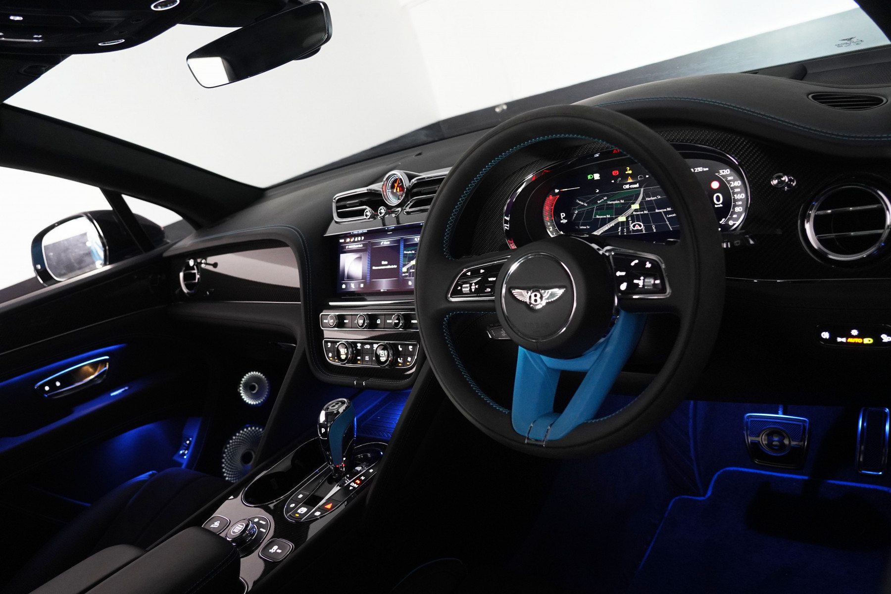 2024 Bentley Bentayga V8S Black Line SUV Image 13