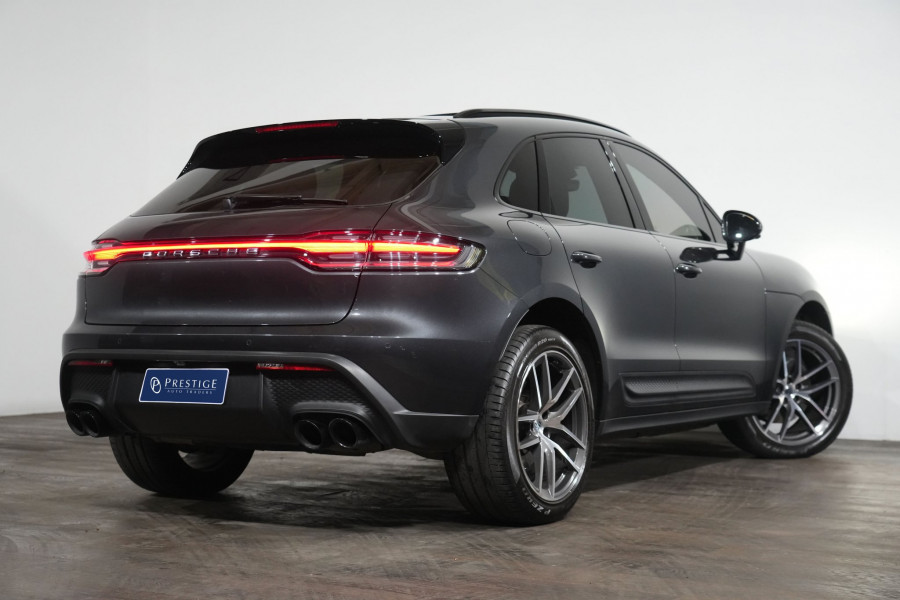 2022 Porsche Macan SUV Image 7