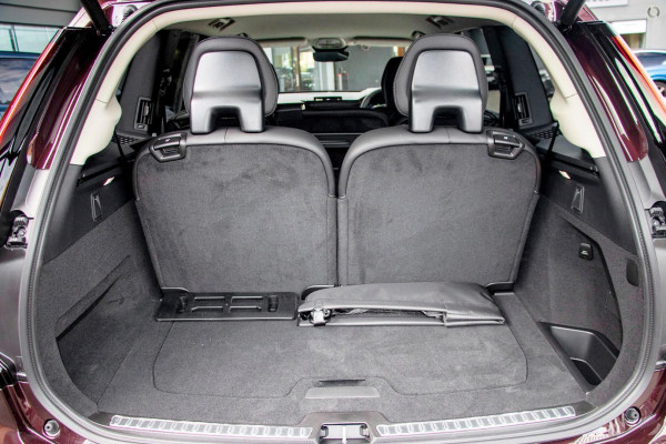 2025 Volvo XC90 L Series Ultra B5 Bright SUV Image 8
