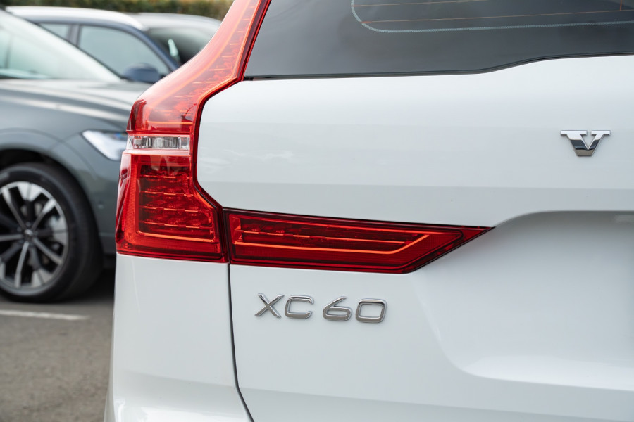 2022 Volvo XC60 UZ B5 Momentum SUV