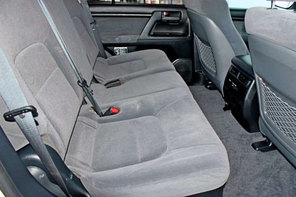 2020 Toyota LandCruiser VDJ200R GXL SUV Image 9