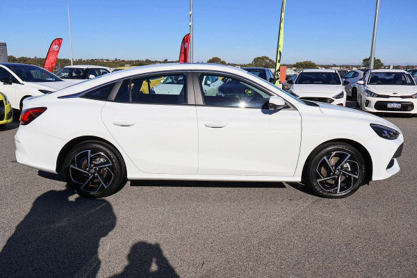 2026 MY25 MG MG5 AP32 Essence Sedan Image 3