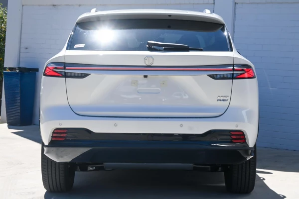 2025 MG HS AS33 Essence Hybrid SUV Image 3