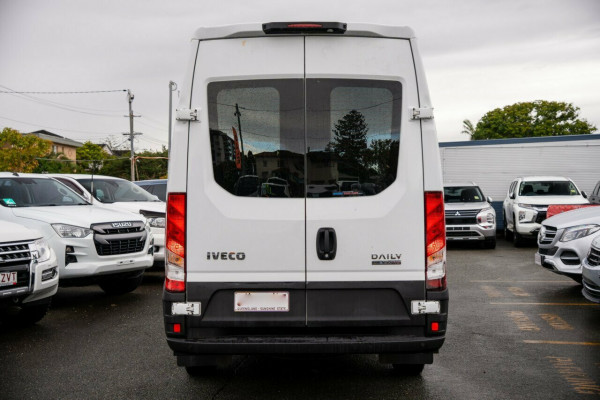 2022 Iveco Daily Van Image 3