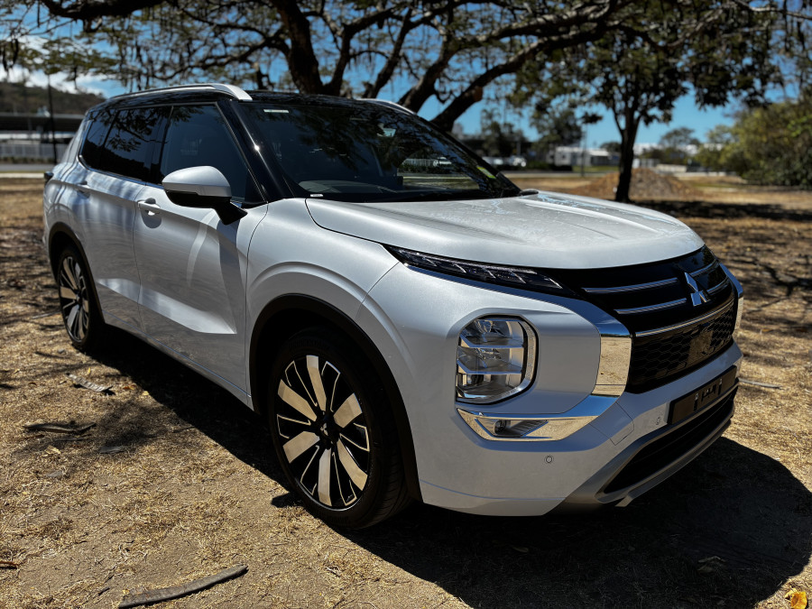 2025 Mitsubishi Outlander ZM Exceed Tourer SUV Image 1