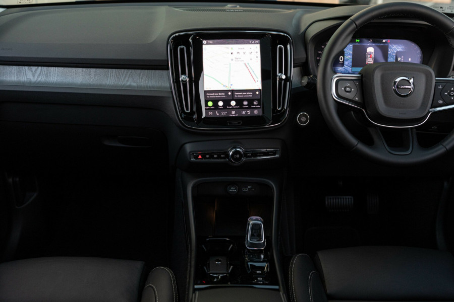 2025 MY26 Volvo XC40 XZ Ultra B4 Bright SUV Image 23
