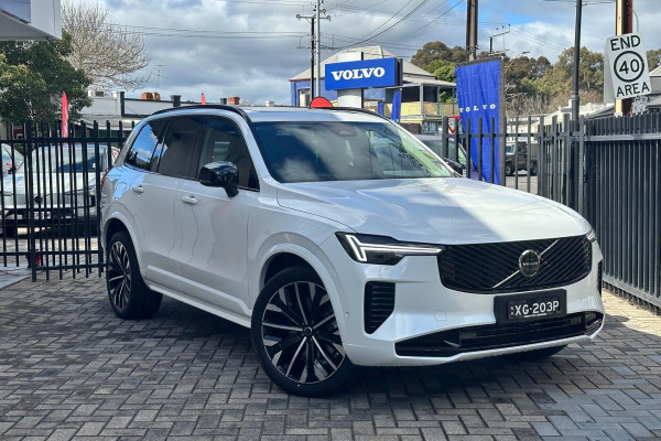 2026 Volvo XC90 L Series Ultra B5 Dark SUV Image 1