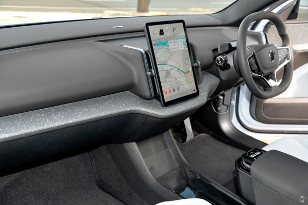 2025 Volvo EX30  Single Motor Extended Range Plus SUV Image 7