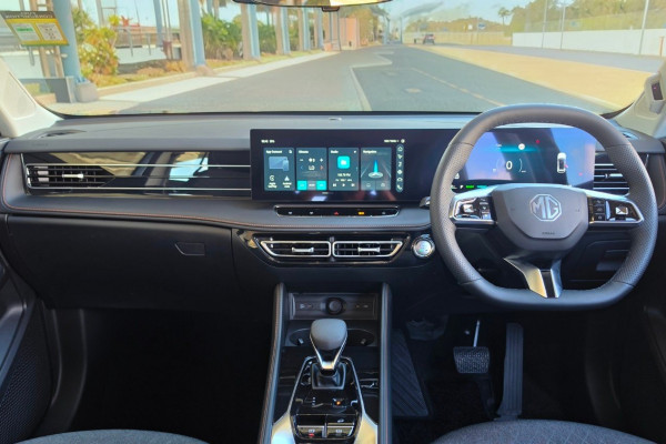 2025 MG HS AS33H Excite Hybrid+ SUV Image 3