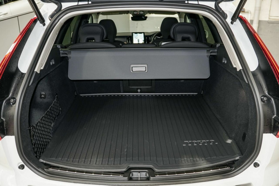 2026 Volvo XC60 UZ Plus B5 Bright SUV Image 19