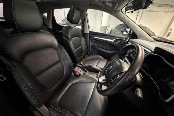 2020 MY19 MG ZS AZS1 Essence SUV Image 11