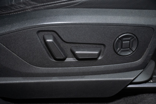 2021 Audi e-tron 55 SUV image 13