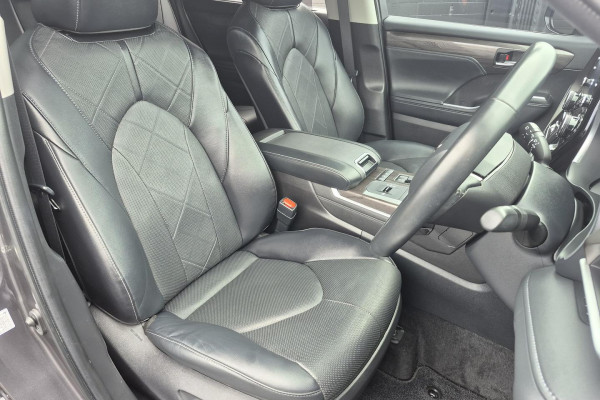 2022 Toyota Kluger AXUH78R Grande SUV Image 6