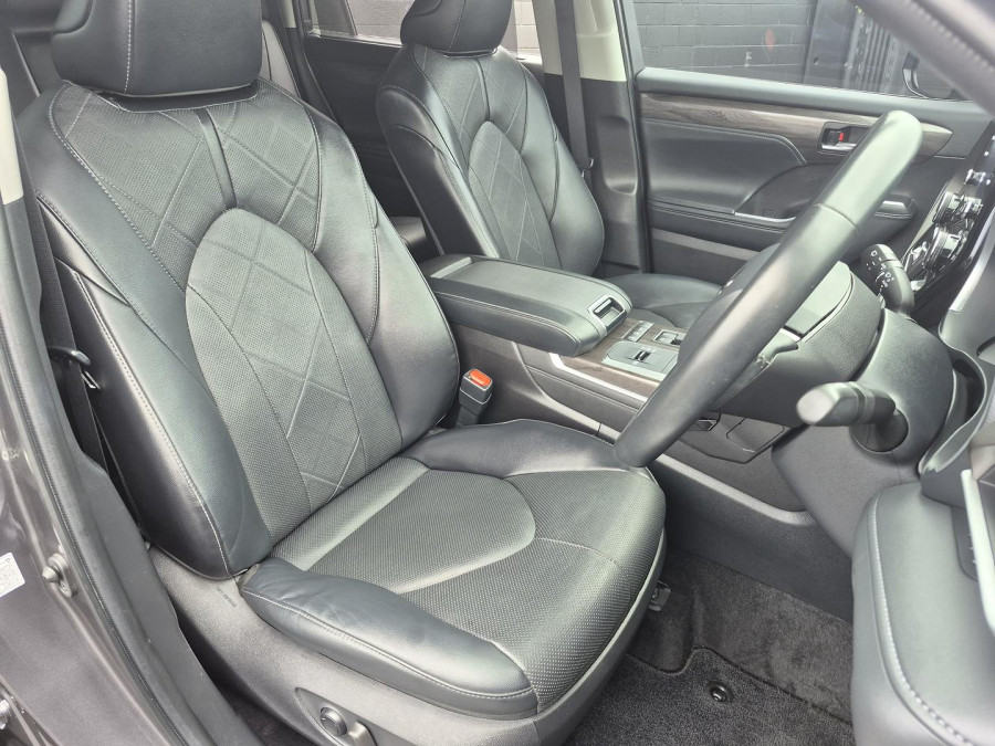 2022 Toyota Kluger AXUH78R Grande SUV Image 6