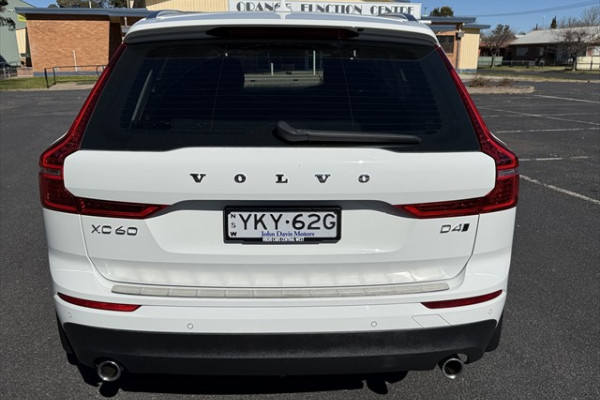 2020 MY21 Volvo XC60 UZ D4 Momentum SUV Image 4