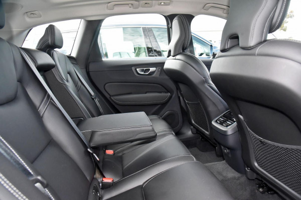2023 MY24 Volvo XC60  Ultimate B5 Bright SUV Image 6