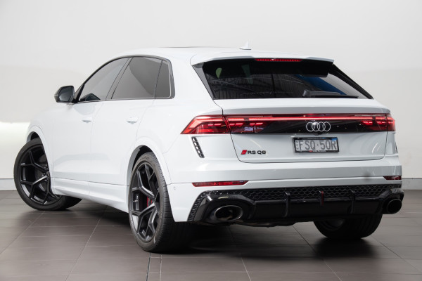 2025 Audi RS Q8 F1 TFSI SUV image 2