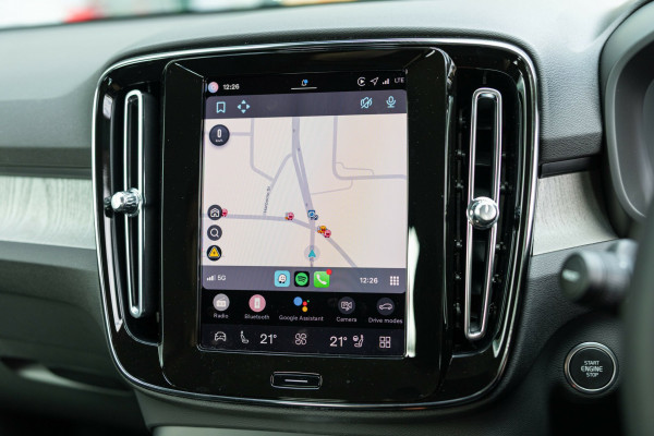 2025 MY26 Volvo XC40 XZ Plus B4 SUV Image 29