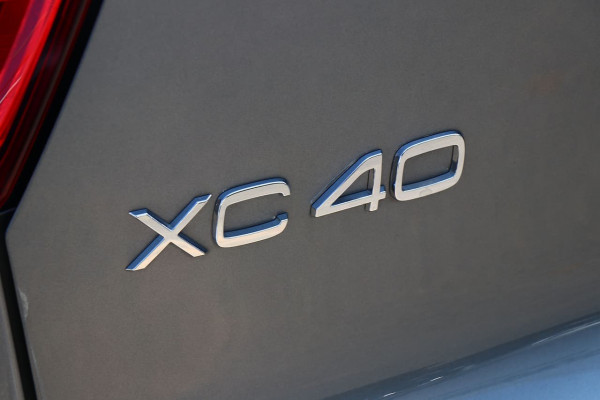 2018 Volvo Xc40 (No Series) MY19 T4 Momentum Suv Image 2