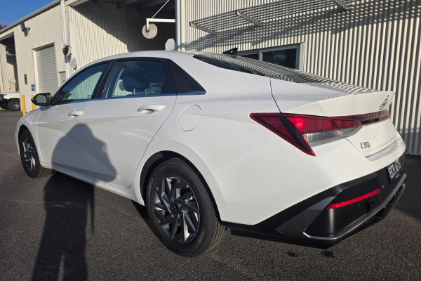 2026 Hyundai i30 CN7.V4 Hybrid Sedan Image 4