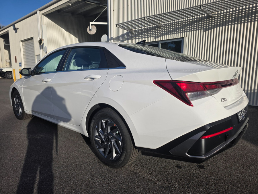 2026 Hyundai i30 CN7.V4 Hybrid Sedan Image 4